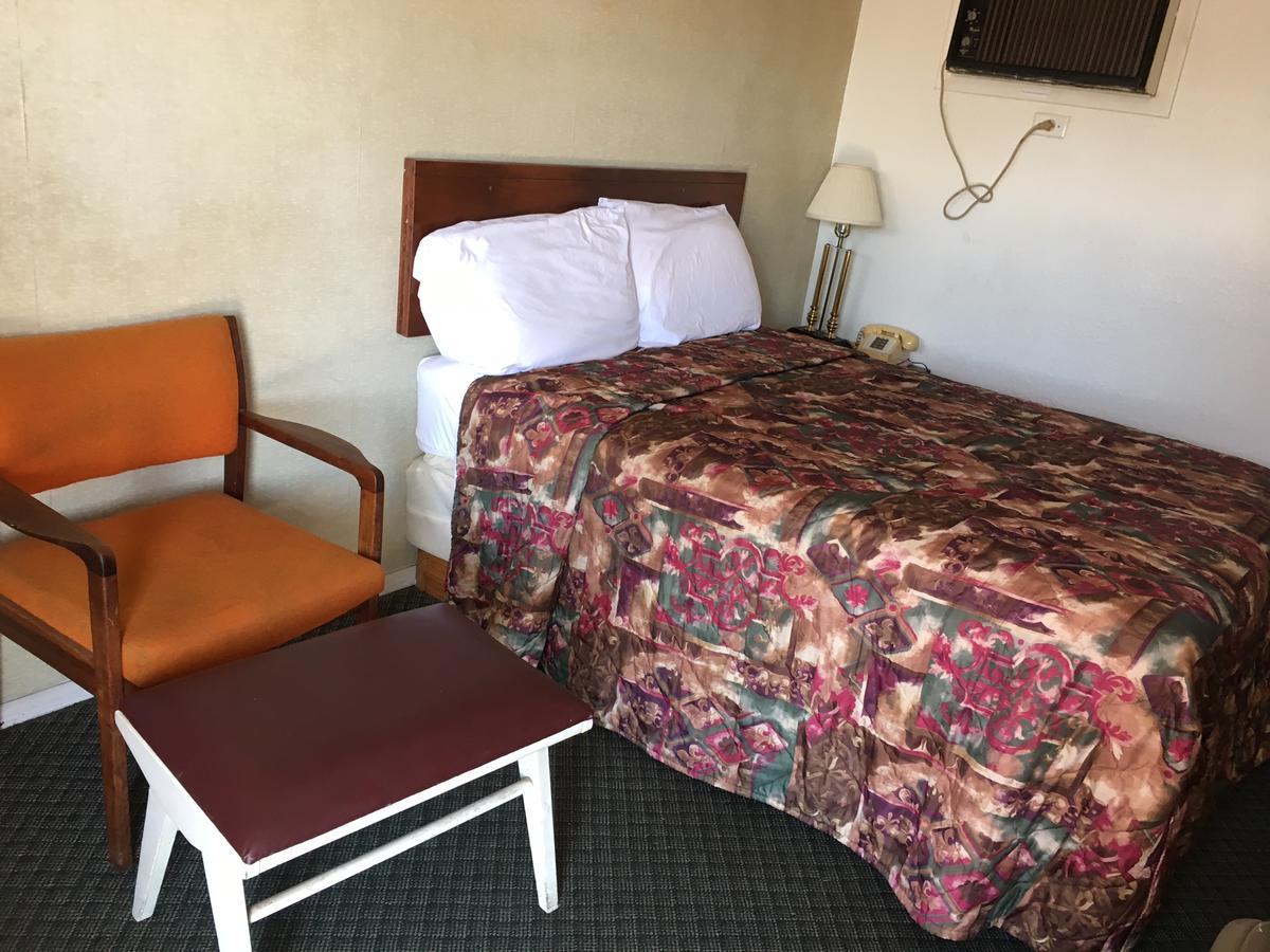 Skyliner Motel Stroud Extérieur photo