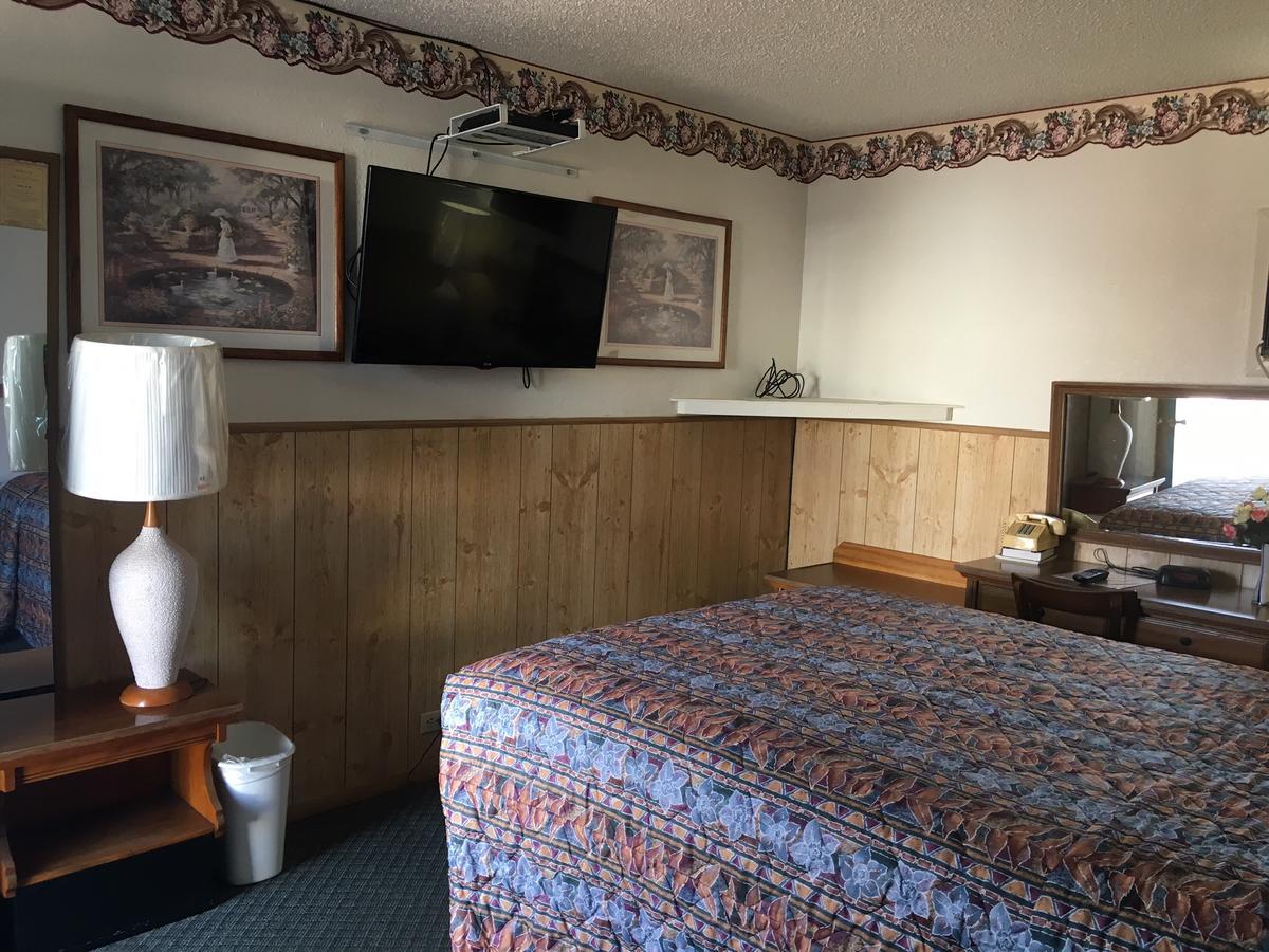 Skyliner Motel Stroud Extérieur photo
