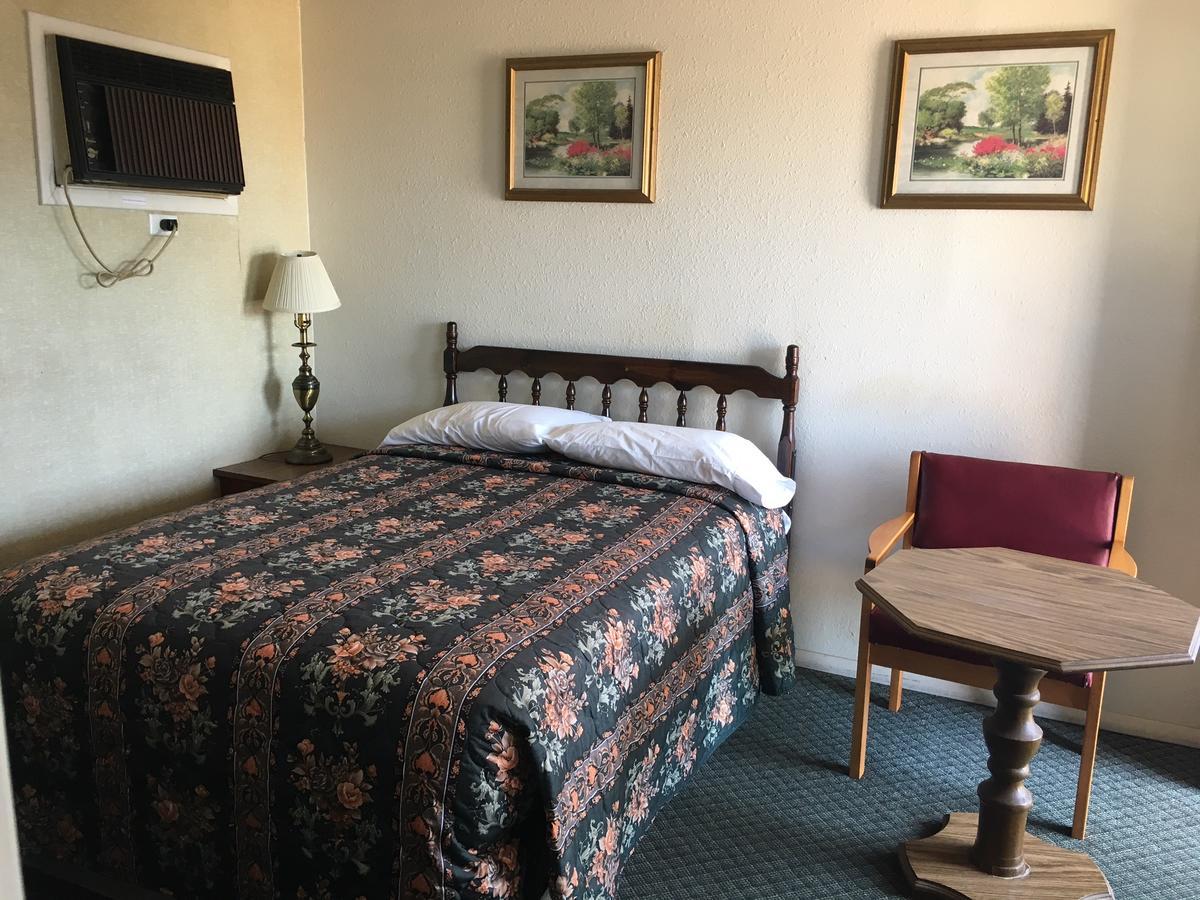 Skyliner Motel Stroud Extérieur photo