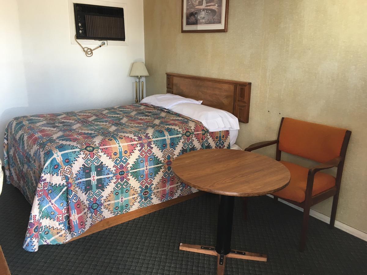 Skyliner Motel Stroud Extérieur photo