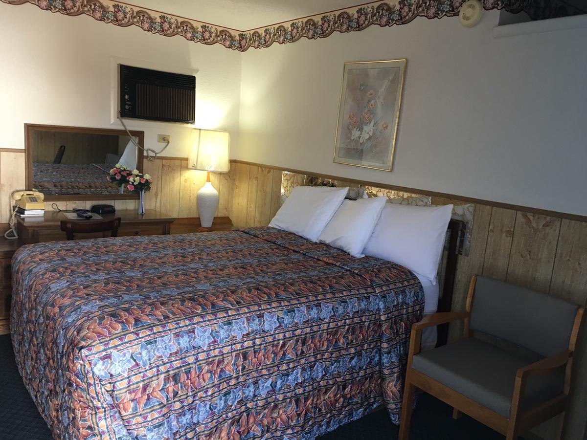 Skyliner Motel Stroud Extérieur photo