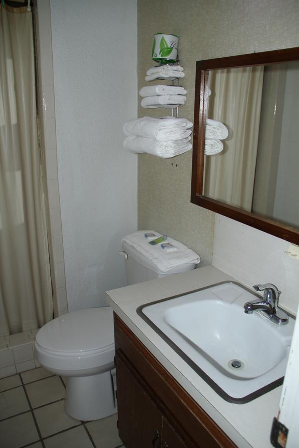 Skyliner Motel Stroud Extérieur photo