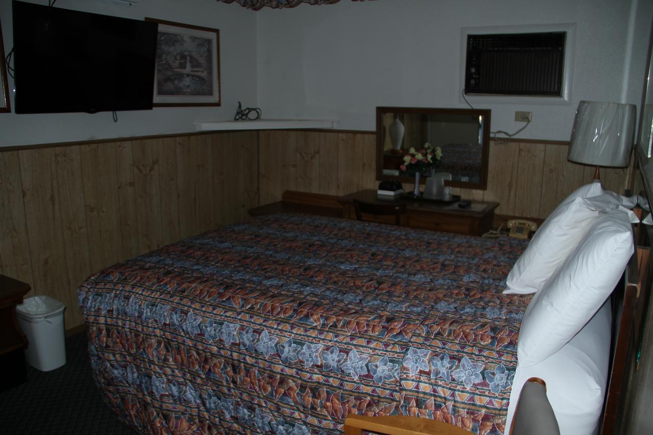 Skyliner Motel Stroud Extérieur photo