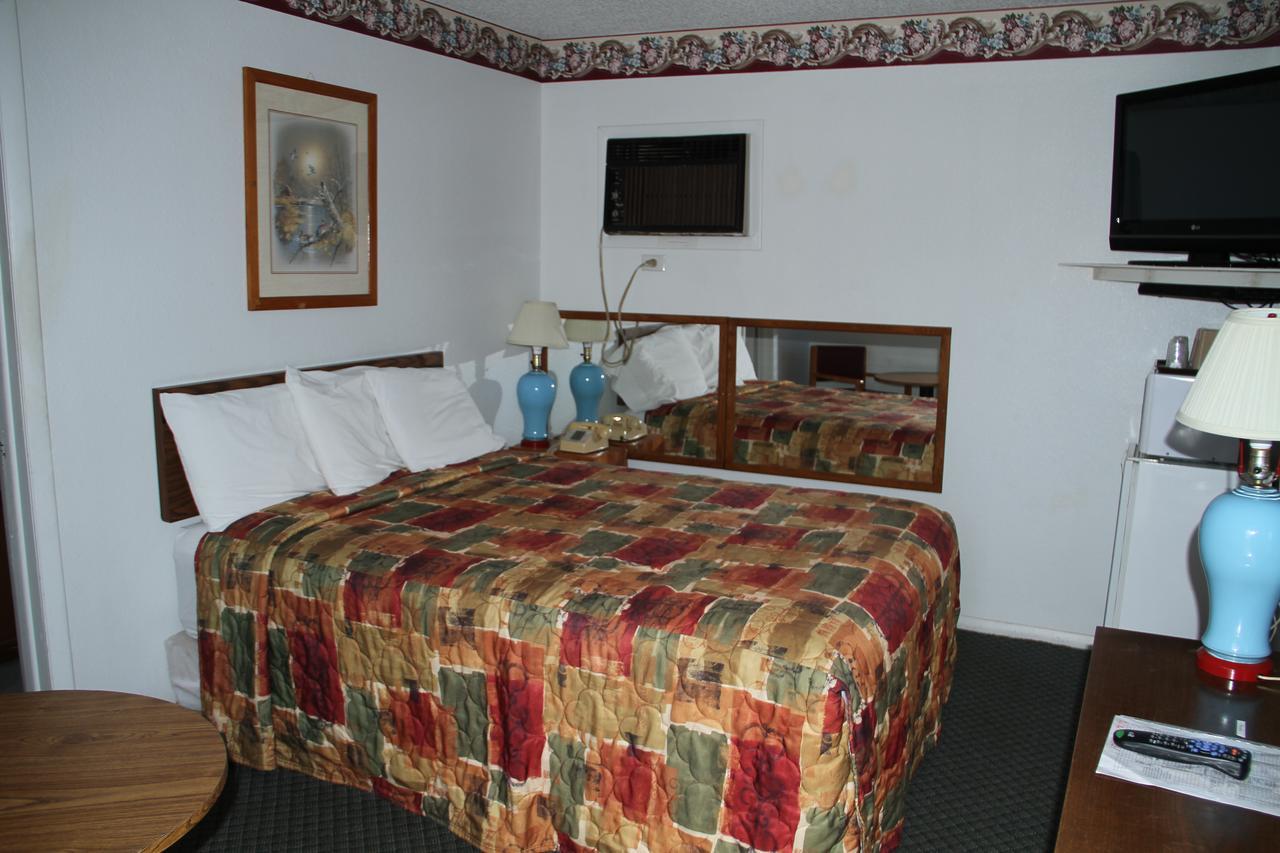 Skyliner Motel Stroud Extérieur photo