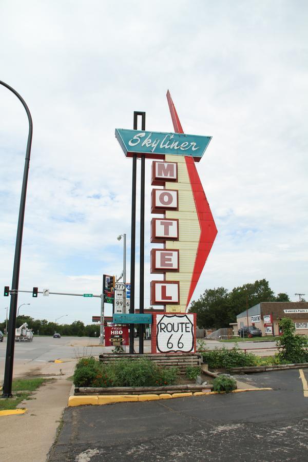 Skyliner Motel Stroud Extérieur photo