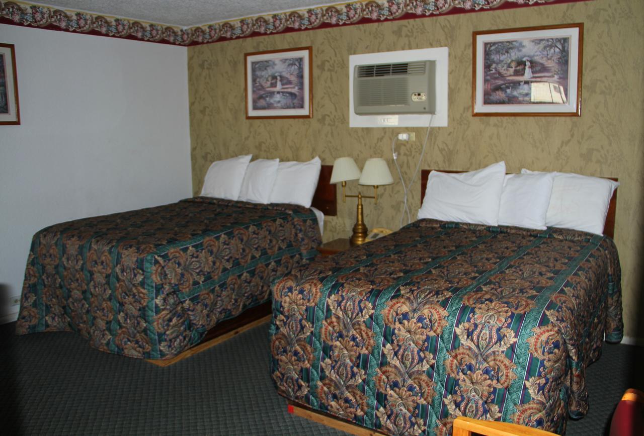Skyliner Motel Stroud Extérieur photo